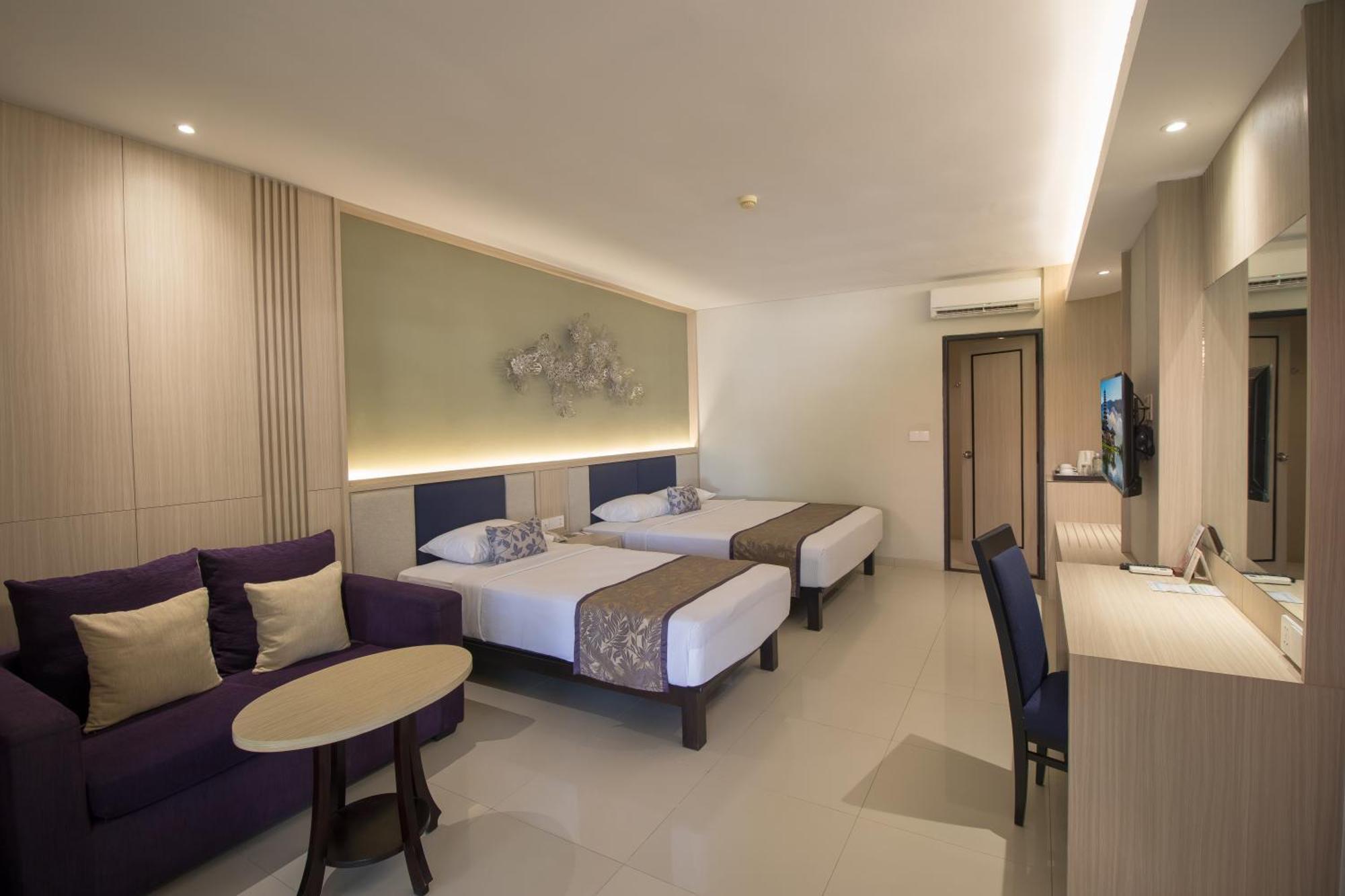 Deluxe Family Room